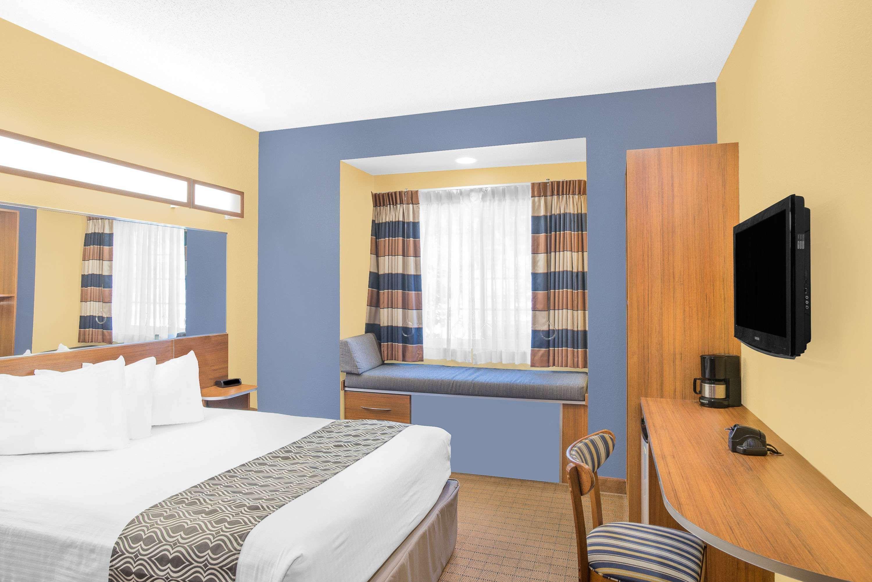 Microtel & Chili/rochester