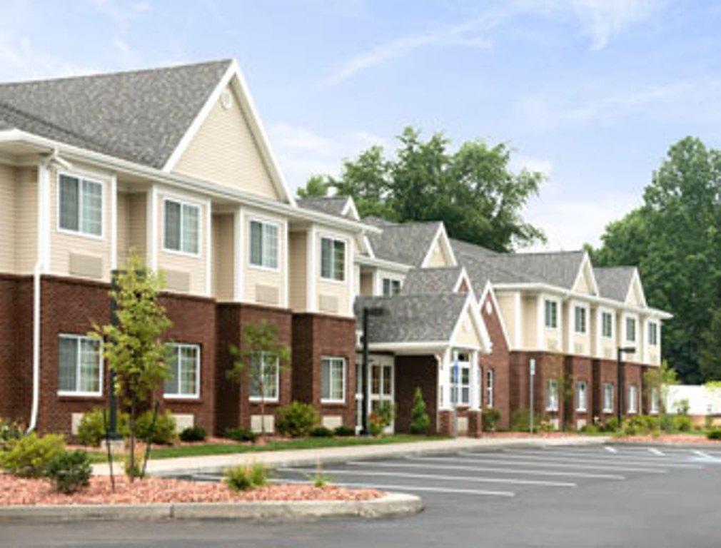 Microtel & Chili/rochester Hotel 2*
